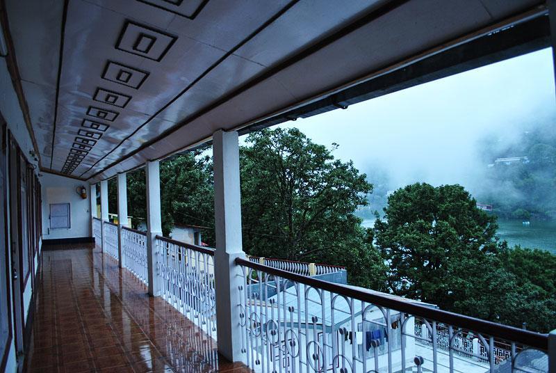 Hotel Aroma Bhimtal Exterior photo
