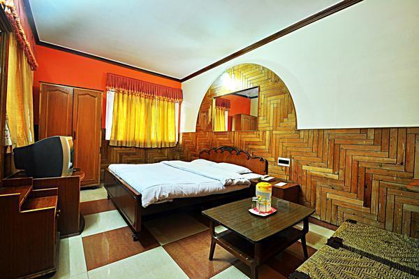 Hotel Aroma Bhimtal Exterior photo